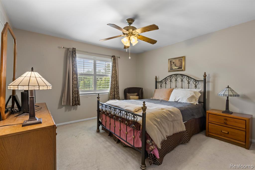 1696 S HILL Boulevard, Bloomfield Hills, MI 48304 — Photo 15
