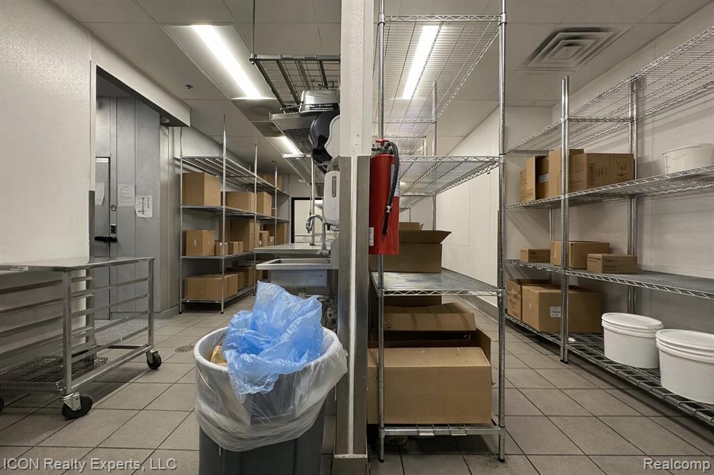 1235 W 14 Mile Road, Madison Heights, MI 48071 — Photo 10