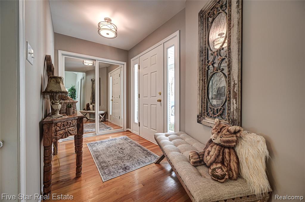 4950 Whitlow Court, Commerce Twp, MI 48382 — Photo 5