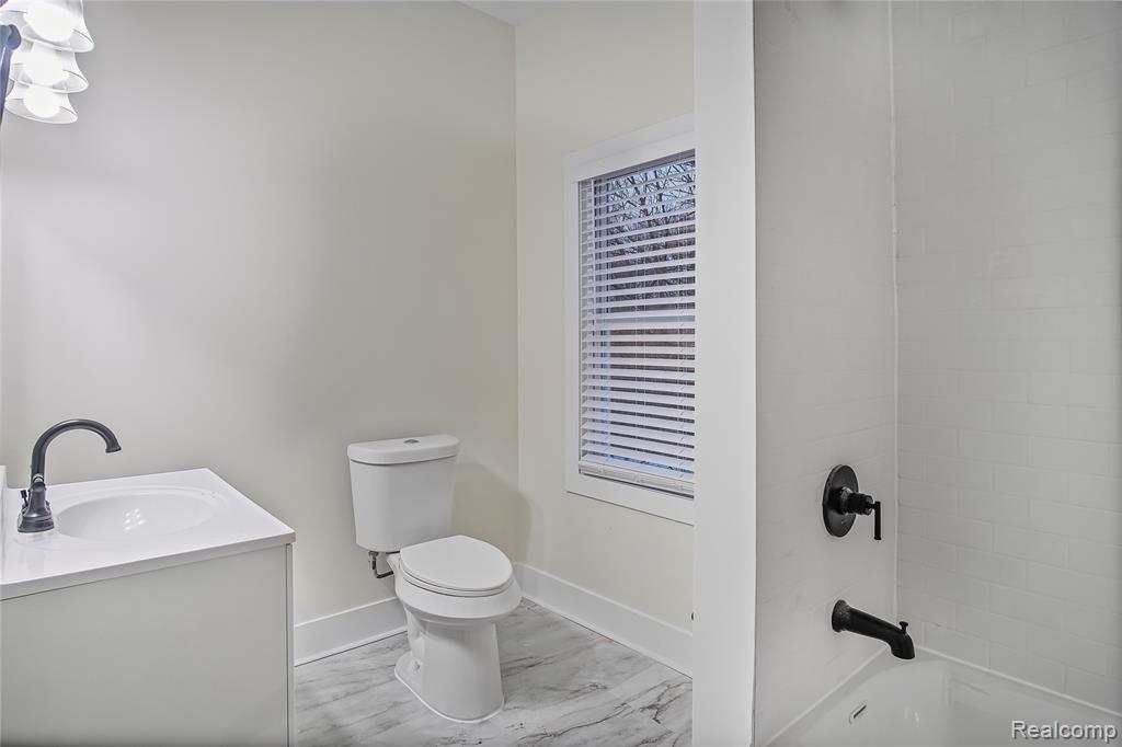 427 Melbourne, Detroit, MI 48202 — Photo 8