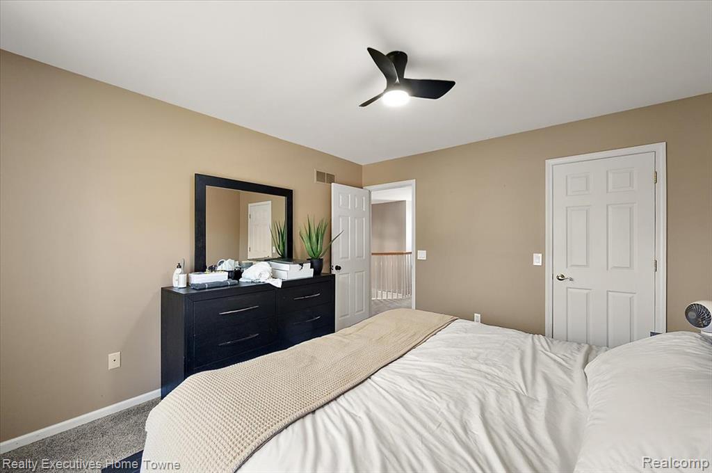 899 Hathaway Dr Drive, Auburn Hills, MI 48326 — Photo 34