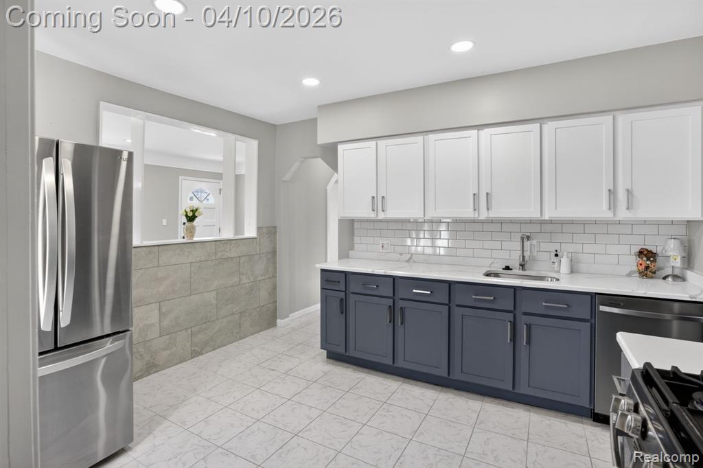 27352 Townley Street, Madison Heights, MI 48071 — Photo 13