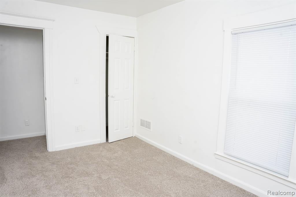 81 WILLARD Street, Pontiac, MI 48342 — Photo 12