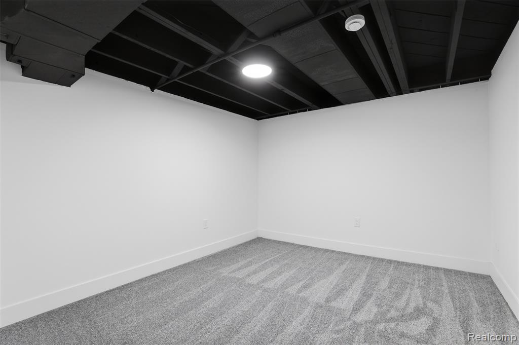 15230 Oakwood Drive, Oak Park, MI 48237 — Photo 38