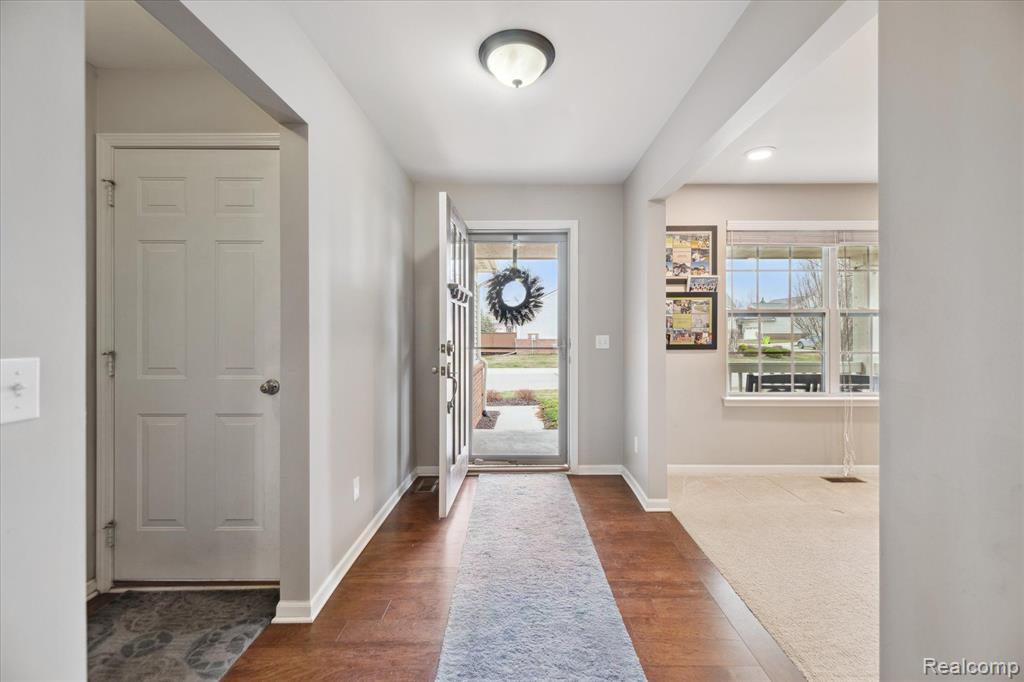 1115 PADDOCK Drive, South Lyon, MI 48178 — Photo 9