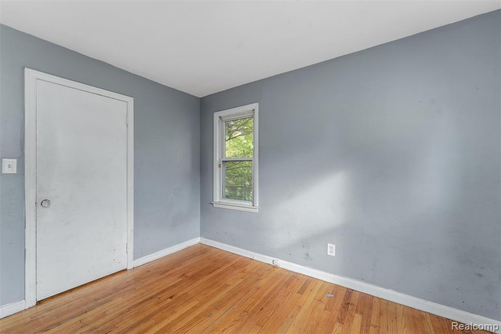 9035 Braile, Detroit, MI 48228 — Photo 12