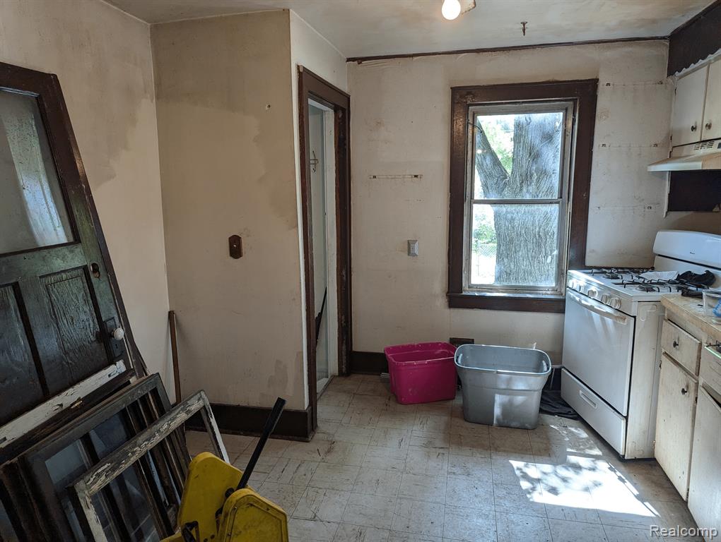 69 W RUTGERS Avenue, Pontiac, MI 48340 — Photo 14