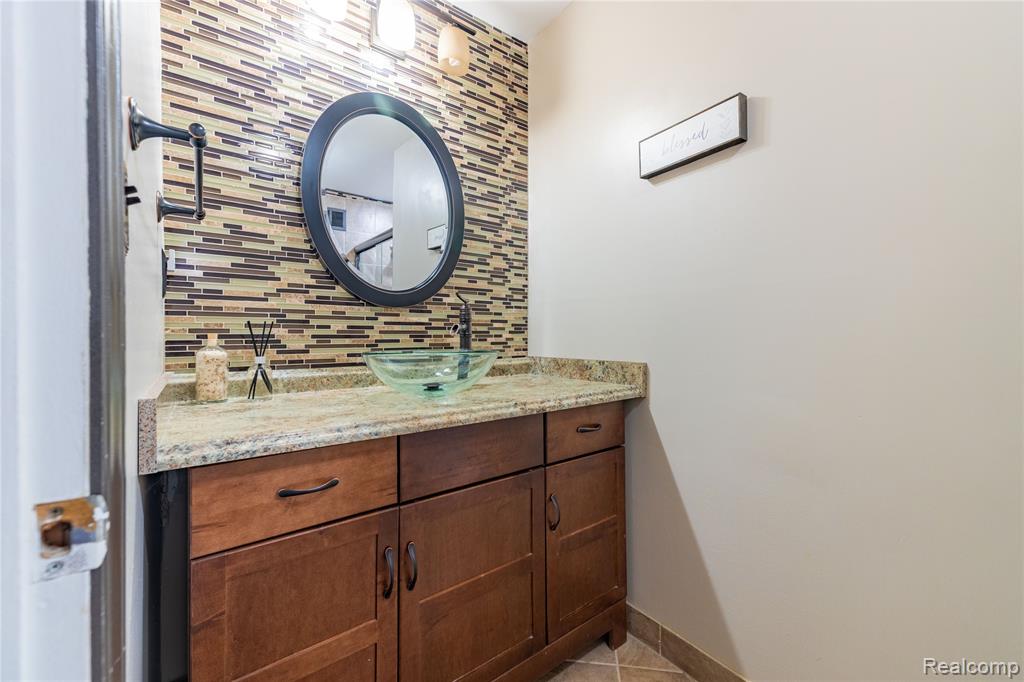 8063 Colony Drive, 1, Grosse Ile, MI 48138 — Photo 23