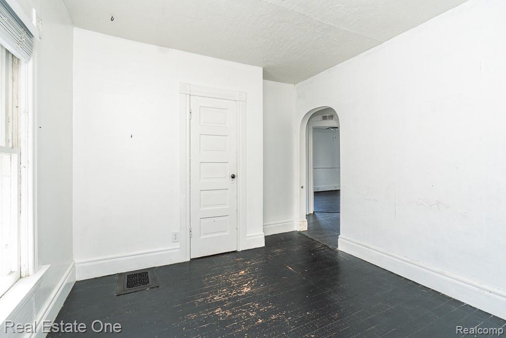 40 Moser Place, Mount Clemens, MI 48043 — Photo 14