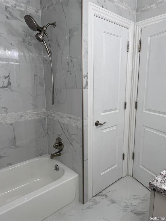 7490 S Brynmawr Court, West Bloomfield, MI — Photo 30