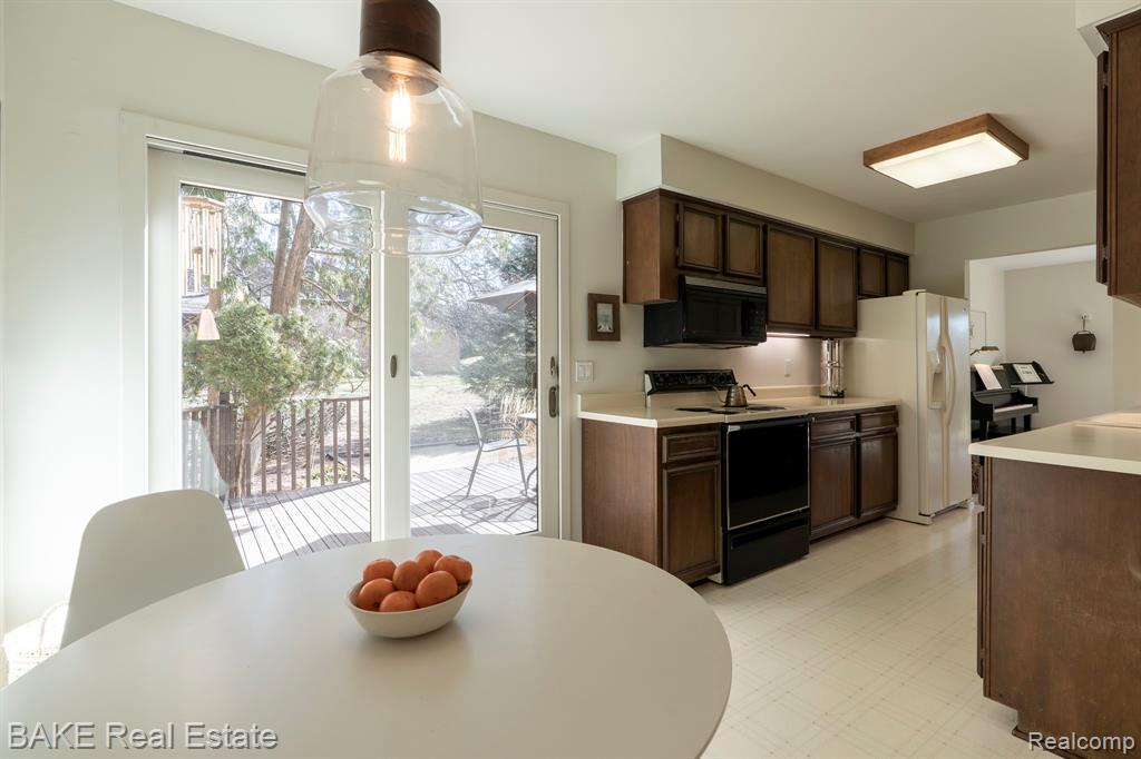 881 Greenhills Drive, Ann Arbor, MI 48105 — Photo 21
