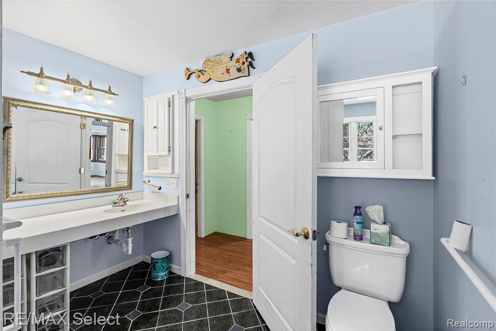 9710 Rattalee Lake Road, Clarkston, MI 48348 — Photo 11