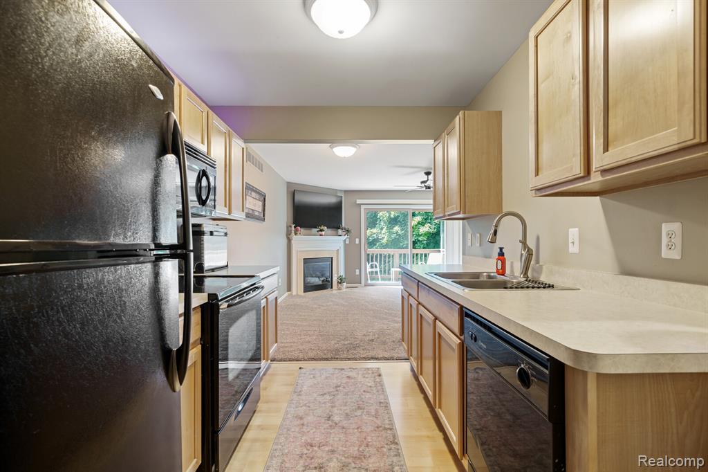 7183 Magnolia Lane, Waterford, MI 48327 — Photo 10