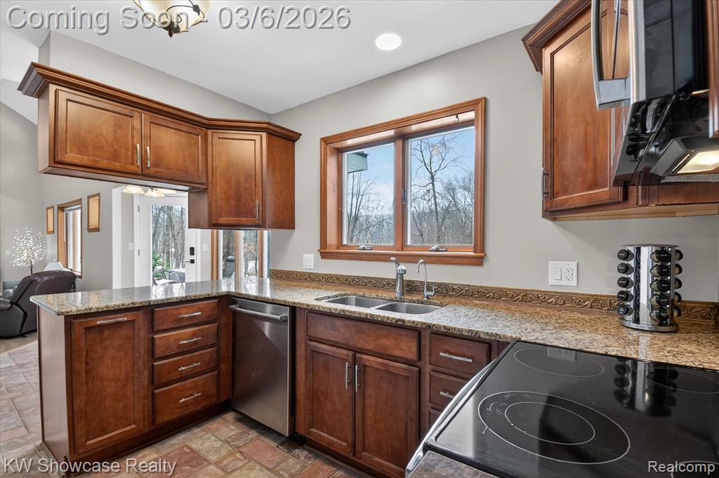 2031 Saint Clair Drive, Highland, MI — Photo 30