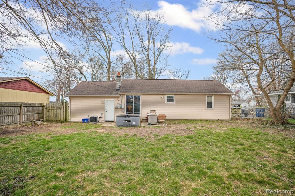 9110 GEORGETTE Street, White Lake, MI — Photo 28
