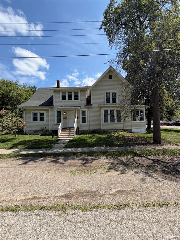 205 E Shadbolt Street, Lake Orion, MI 48362