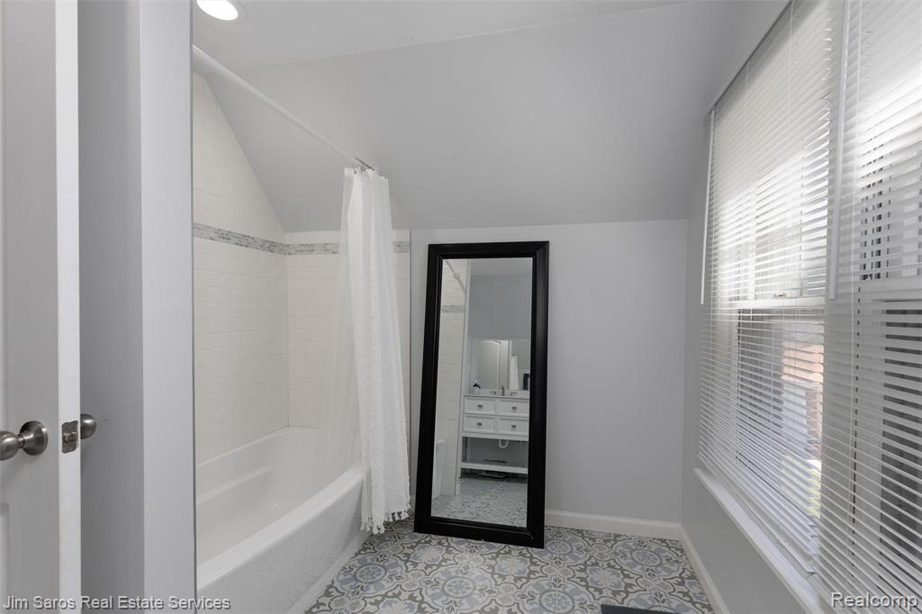 474 Madison Street, Grosse Pointe, MI 48236 — Photo 17