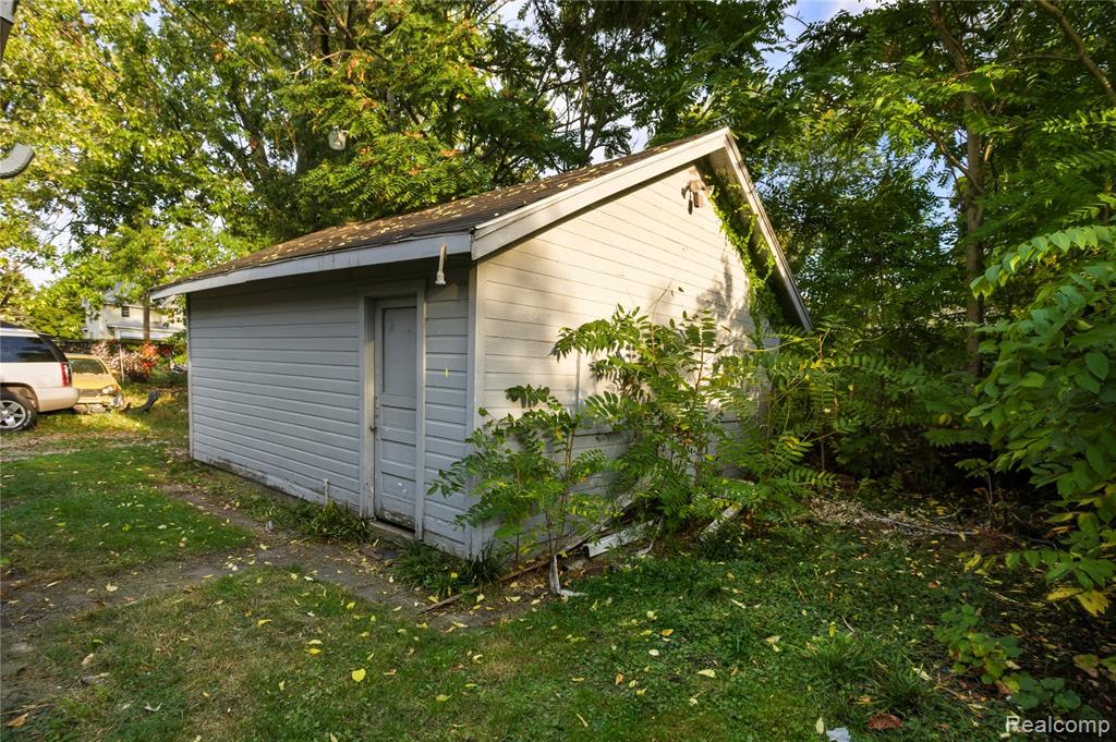 620 E 2ND Street, Flint, MI 48503 — Photo 6