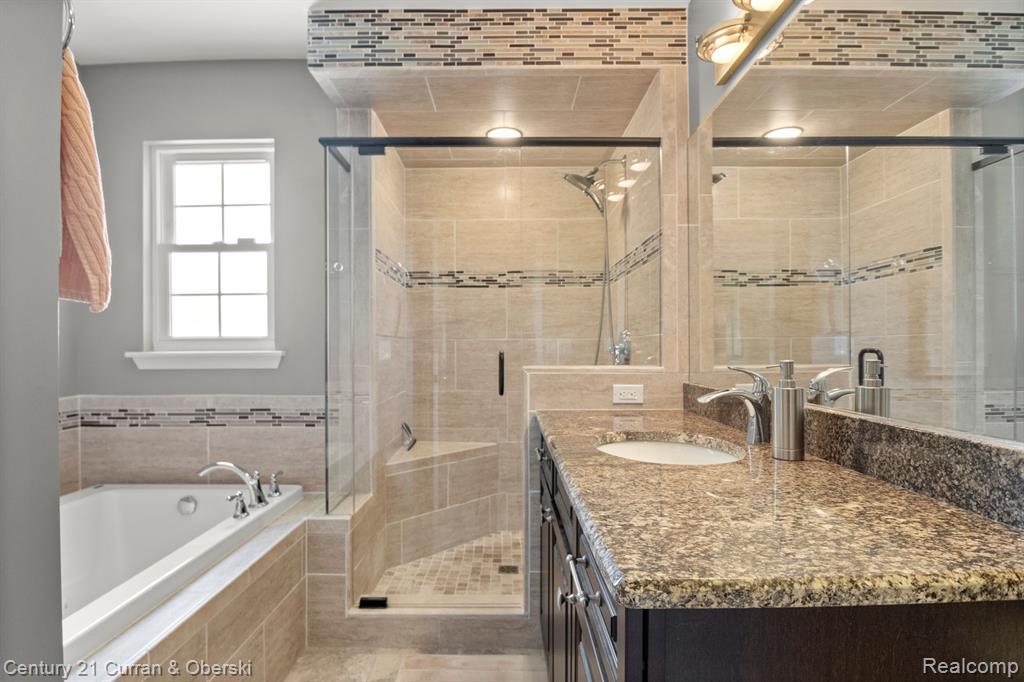 8821 NORTHAMPTON Drive, Plymouth, MI 48170 — Photo 34