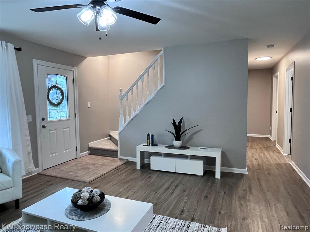 2034 E Nalone, Wixom, MI 48393 — Photo 8