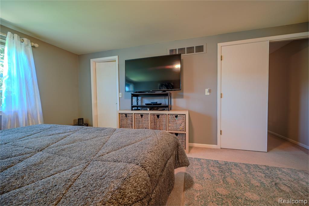 21218 W GLEN HAVEN Circle, Northville, MI 48167 — Photo 20