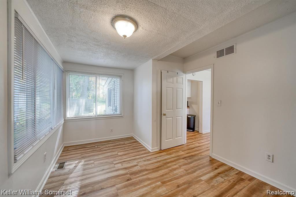 861 W LEWISTON Avenue, Ferndale, MI 48220 — Photo 13