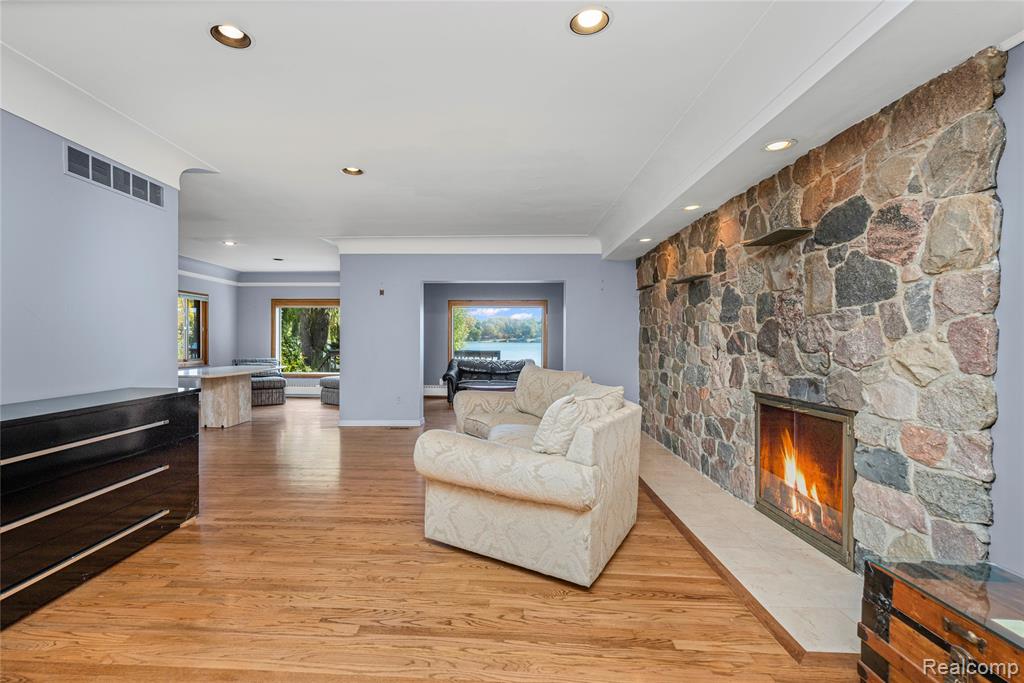 6351 Alden Drive, West Bloomfield, MI 48324 — Photo 11