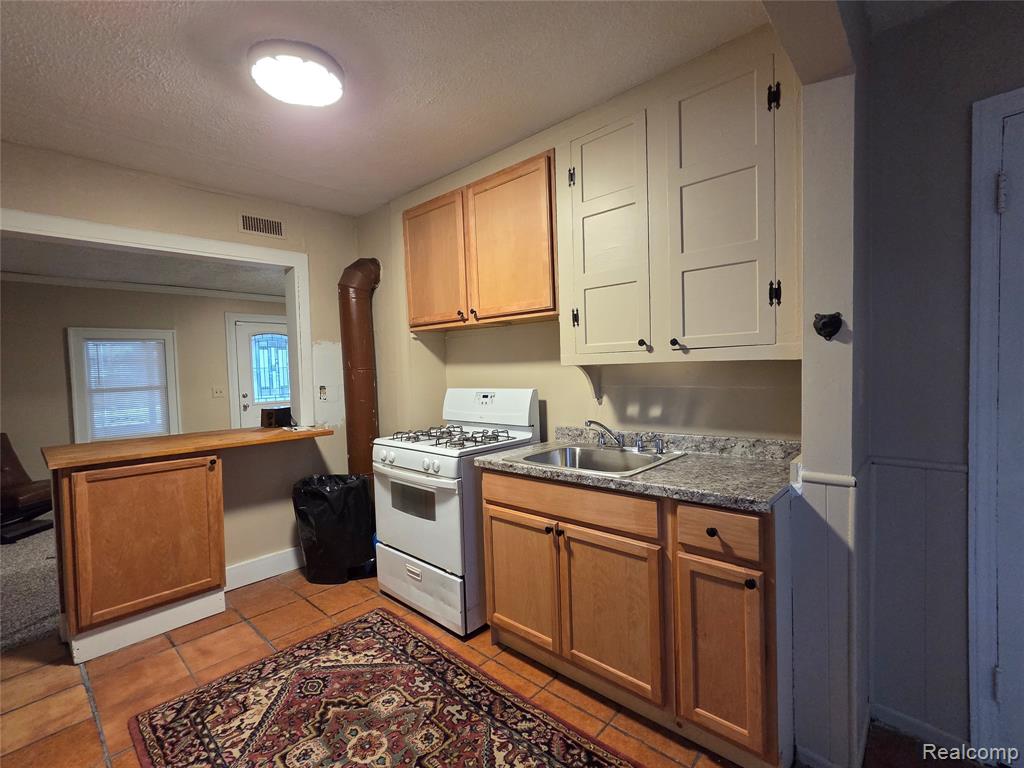 4607 Radnor Street, Detroit, MI 48224 — Photo 17