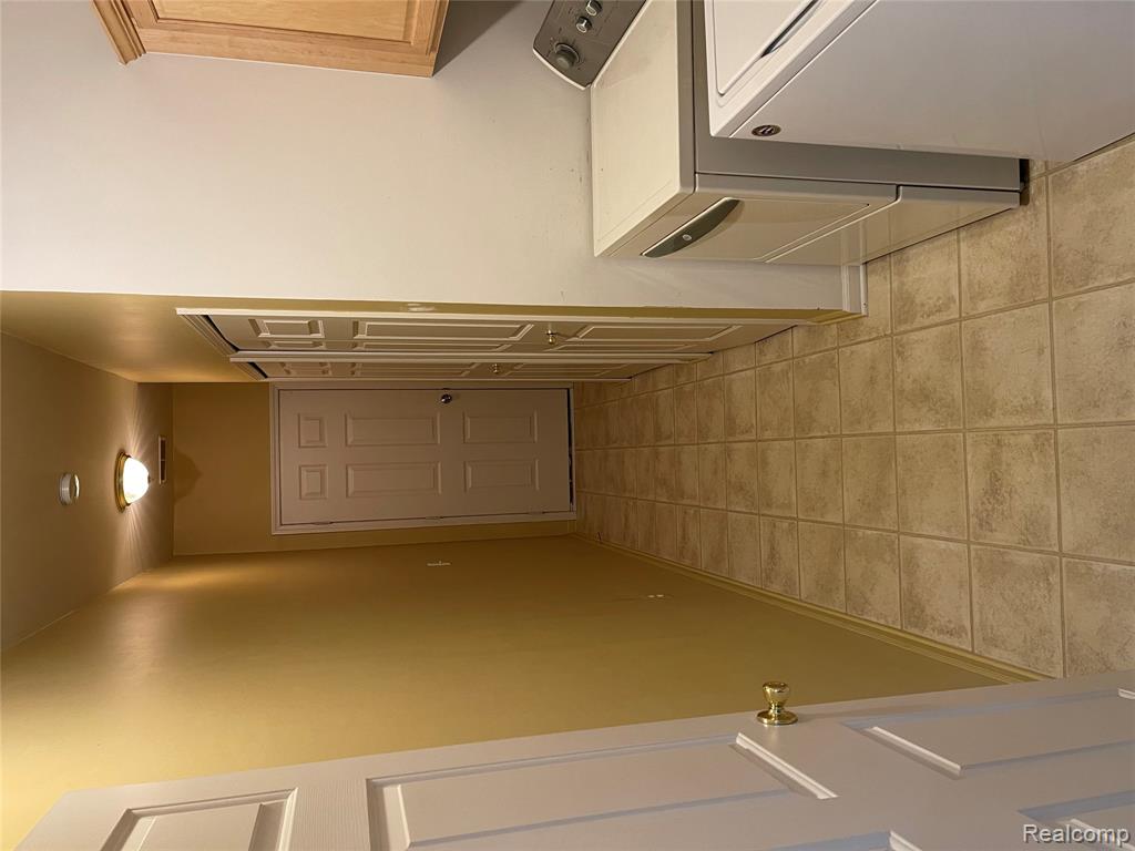 5301 Twin Oaks Drive, Sterling Heights, MI 48314 — Photo 12