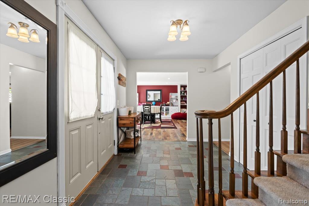 4815 Ravinewood Drive, Commerce Twp, MI 48382 — Photo 10