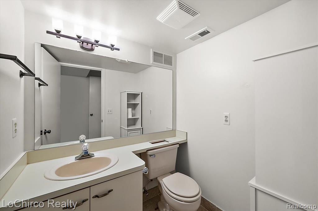 733 Hamilton Court, Rochester Hills, MI 48307 — Photo 40