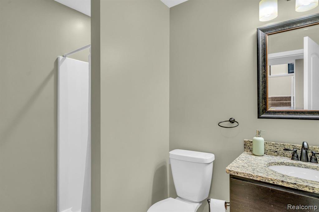 5274 STILLWATER Road, Bay City, MI 48706 — Photo 21