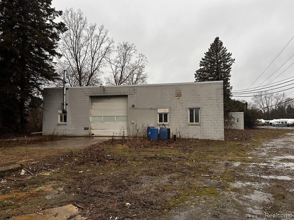 41241 E HURON RIVER Drive, Van Buren, MI 48111 — Photo 4