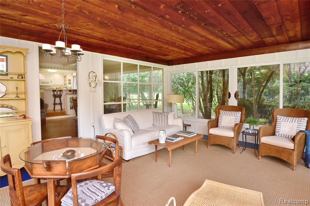 2026 W Bend Court, Bloomfield Hills, MI 48302 — Photo 12