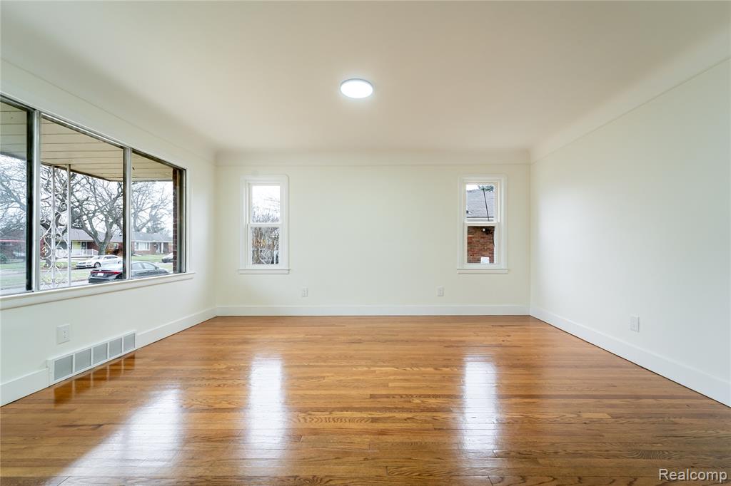 16535 Lincoln Avenue, Eastpointe, MI 48021 — Photo 11