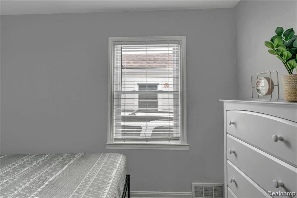 615 E WEBSTER Street, Ferndale, MI 48220 — Photo 19