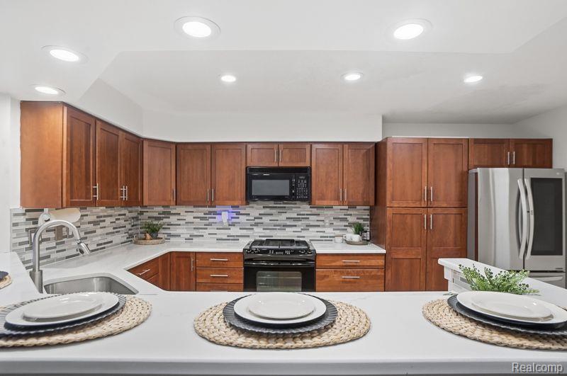 101 Quiet Creek Circle, Chelsea, MI 48118 — Photo 11