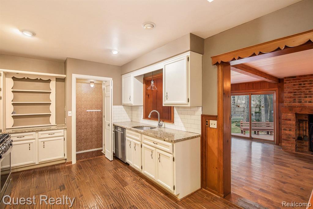 49830 SHELBY Road, Shelby Twp, MI 48317 — Photo 15