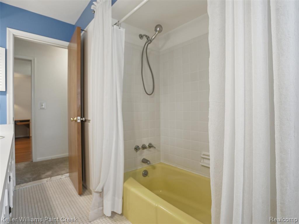 436 Broadleaf Drive, Rochester, MI 48306 — Photo 34
