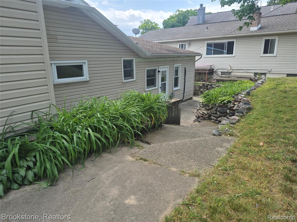 612 Buena Vista Avenue, Lake Orion, MI 48362 — Photo 7