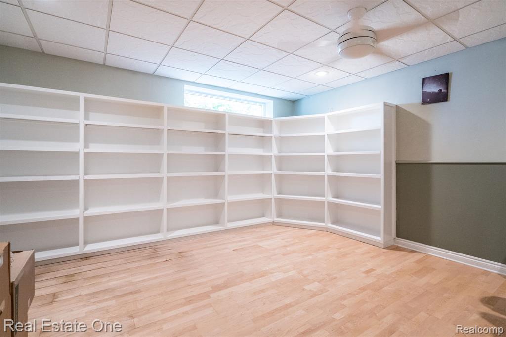 6120 EVANSWOOD Road, Troy, MI, 48085