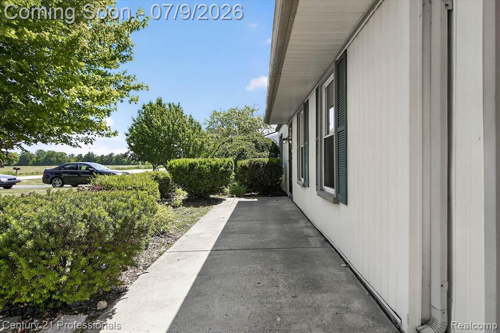 648 Newport Road, Carleton, MI 48117 — Photo 5