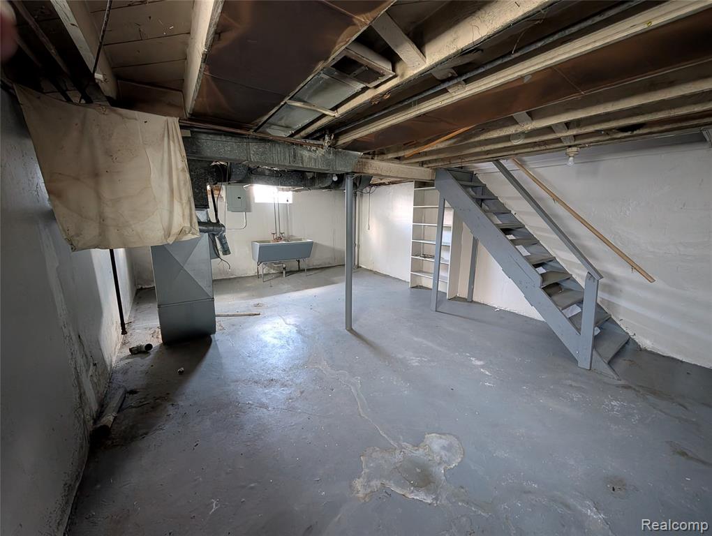 8284 Schaefer Highway, Detroit, MI 48228 — Photo 16