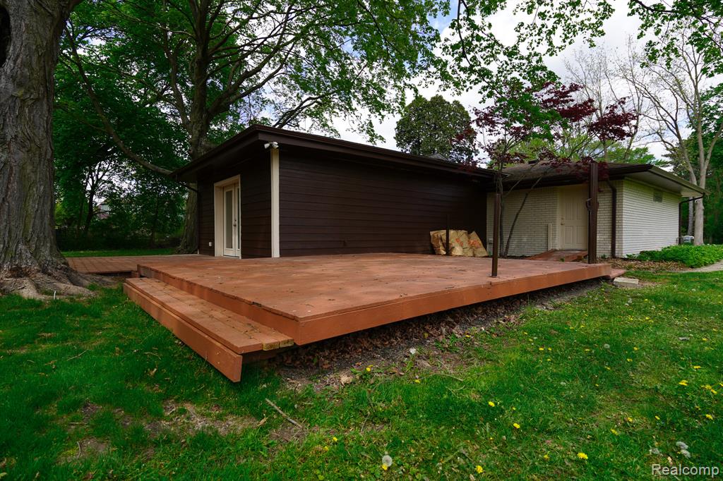 19041 Bungalow Drive, Lathrup Village, MI 48076 — Photo 6