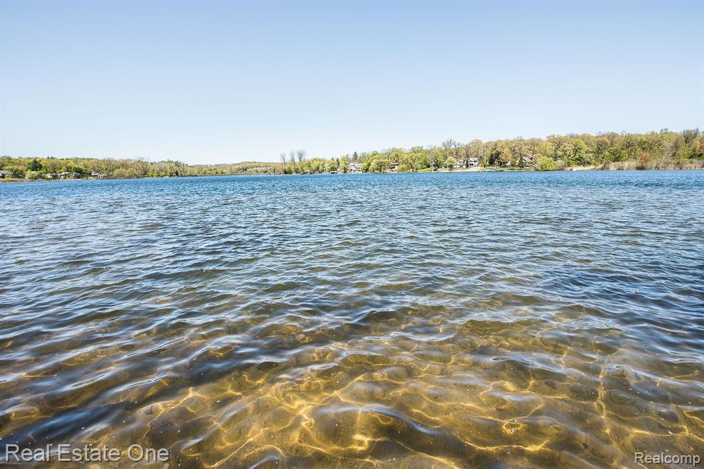7311 BISCAYNE Court, White Lake, MI 48383 — Photo 49