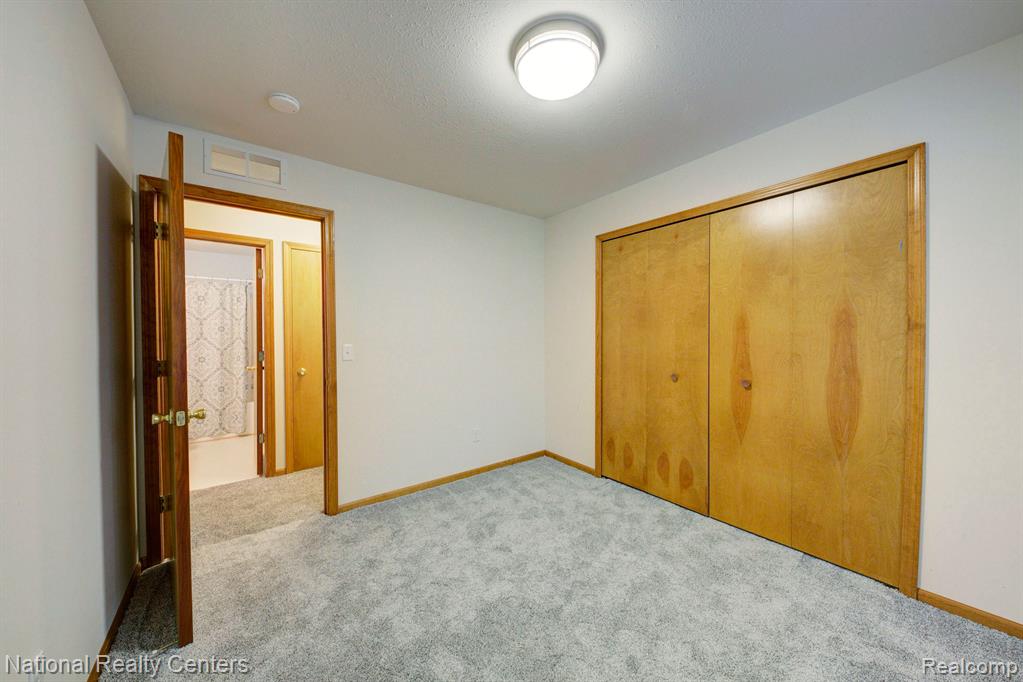 306 MARIGOLD Circle, Westland, MI — Photo 8