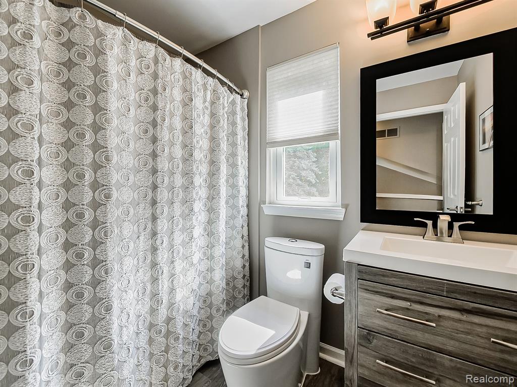 2517 Pine Drive, Wixom, MI 48393 — Photo 15