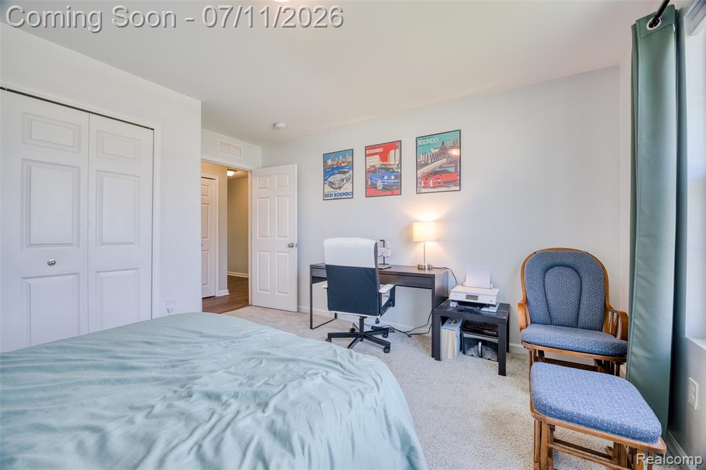 10125 Swan Lake Circle, Ypsilanti, MI 48197 — Photo 11