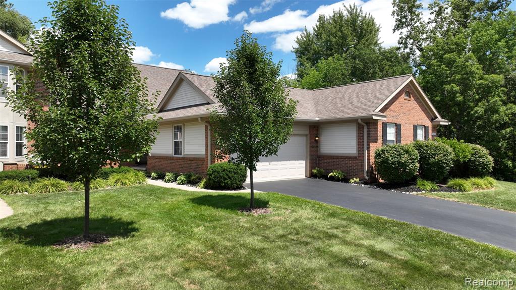 10375 Golfside Drive, Grand Blanc, MI 48439