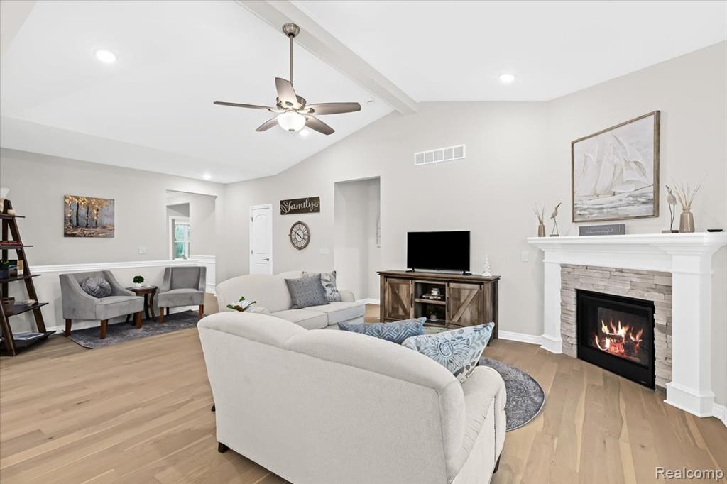 362 Jubilee Drive, Whitmore Lake, MI 48189 — Photo 4